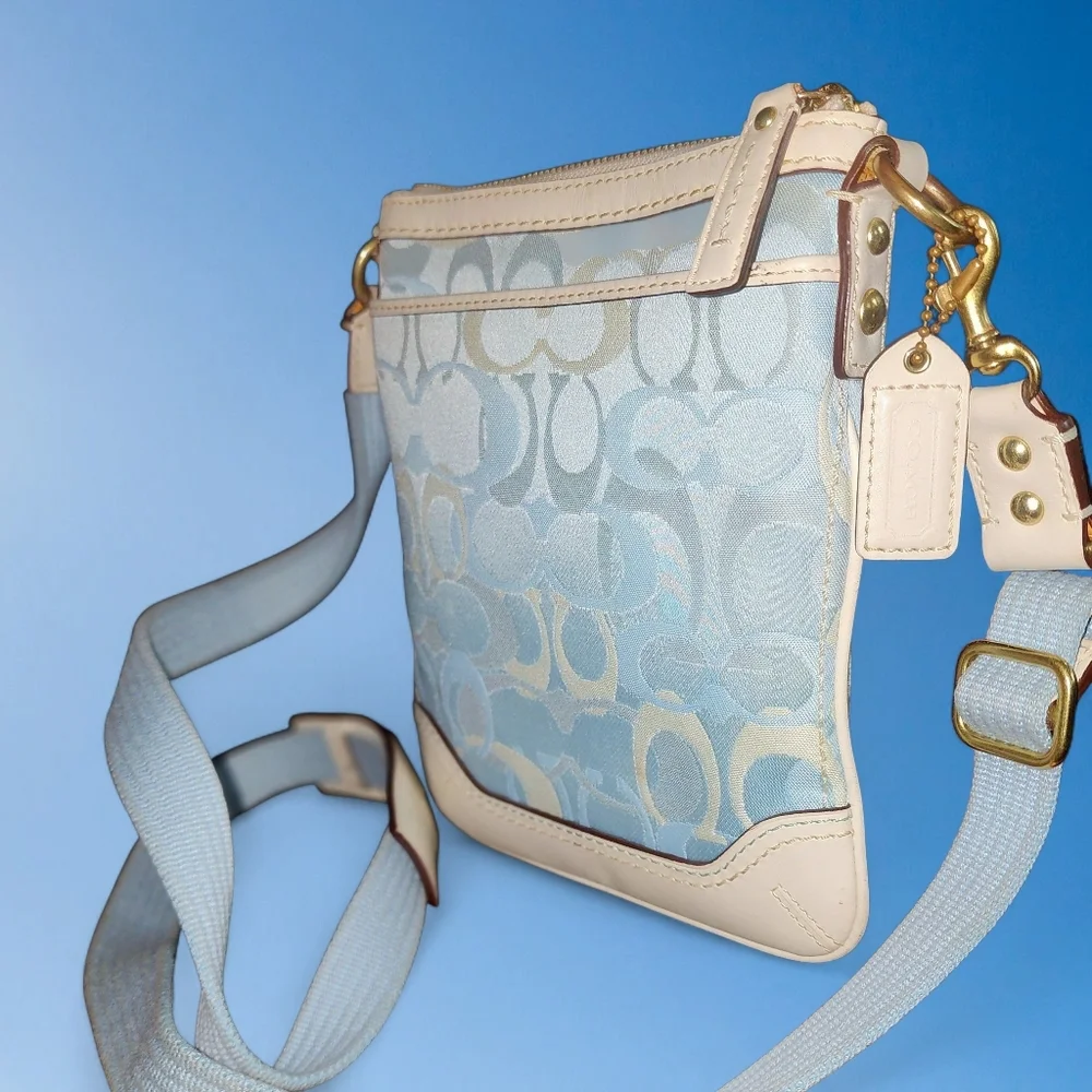 COACH OPTIC SIGNATURE SWINGPACK